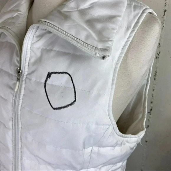 Kenneth‎ Cole Reaction M White puffer vest - Picture 9 of 9